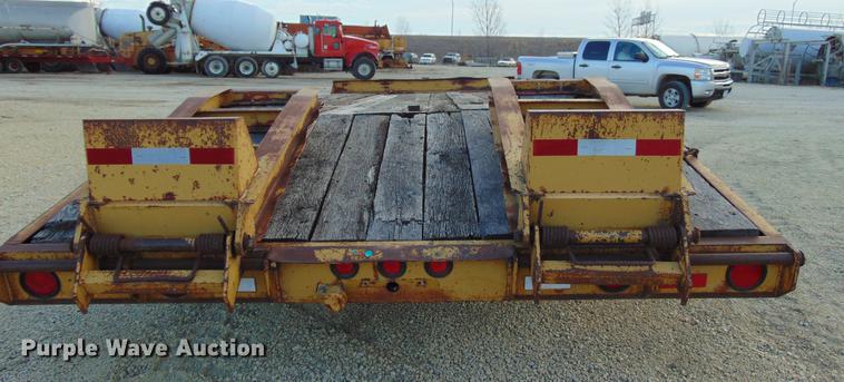 image for item EE9298 1994 Eager Beaver 20HALX equipment trailer
