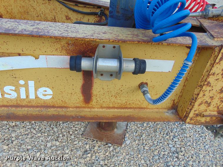 image for item EE9298 1994 Eager Beaver 20HALX equipment trailer