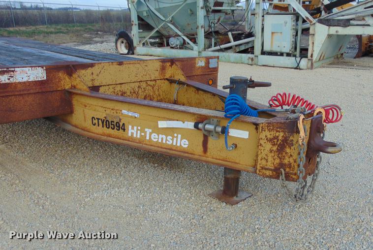 image for item EE9298 1994 Eager Beaver 20HALX equipment trailer