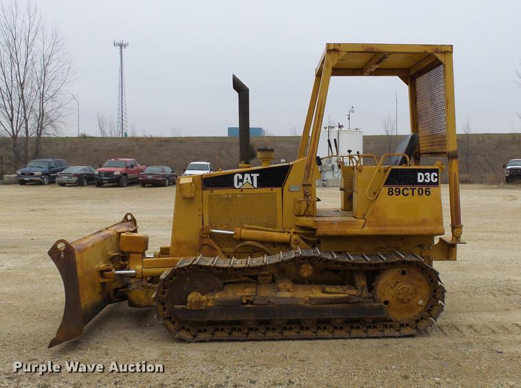 image for item EE9299 1989 Caterpillar D3C dozer