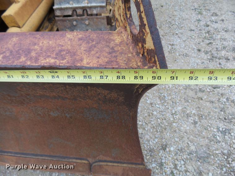 image for item EE9299 1989 Caterpillar D3C dozer