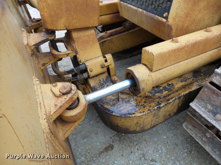 image for item EE9299 1989 Caterpillar D3C dozer