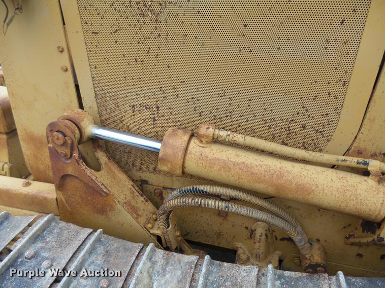 image for item EE9299 1989 Caterpillar D3C dozer