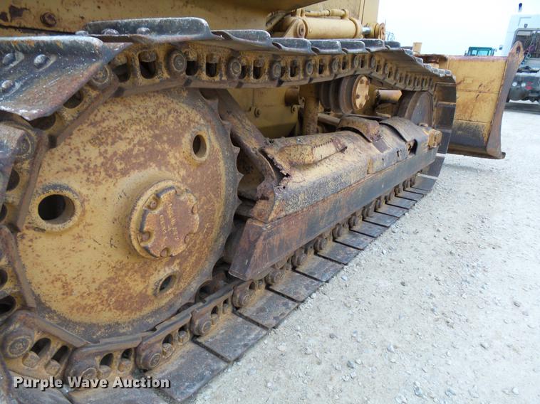 image for item EE9299 1989 Caterpillar D3C dozer