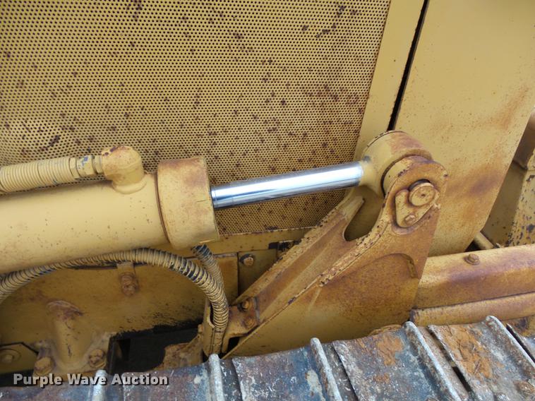 image for item EE9299 1989 Caterpillar D3C dozer