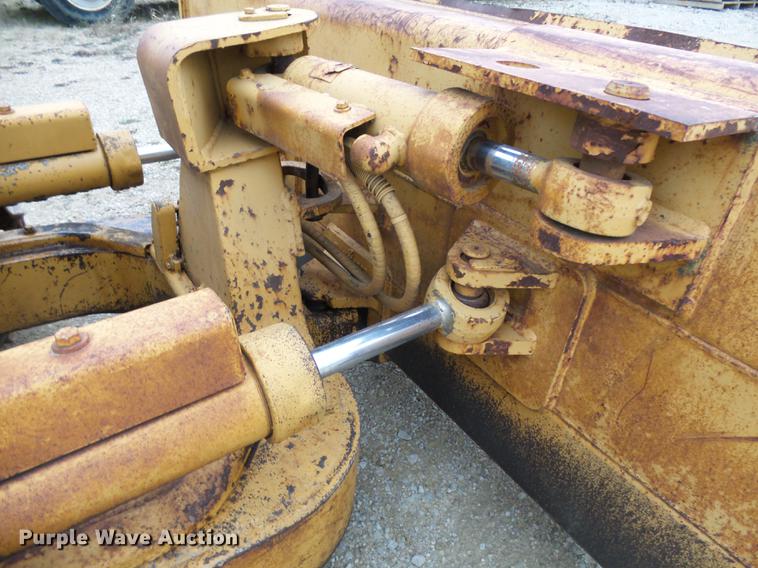 image for item EE9299 1989 Caterpillar D3C dozer