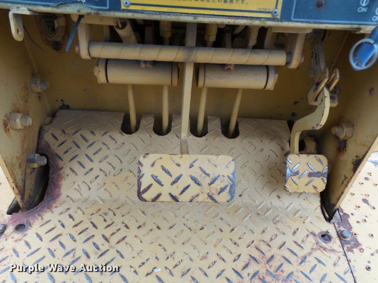 image for item EE9299 1989 Caterpillar D3C dozer