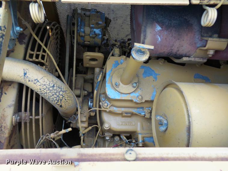 image for item EE9299 1989 Caterpillar D3C dozer