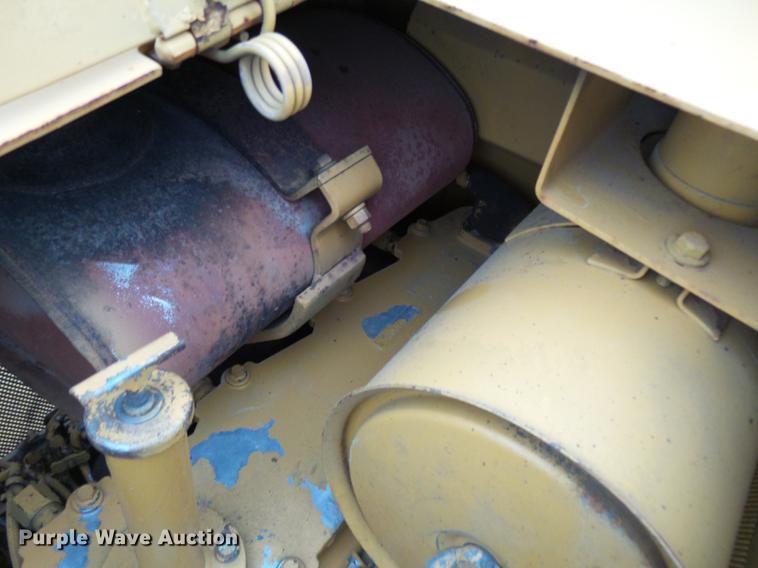 image for item EE9299 1989 Caterpillar D3C dozer