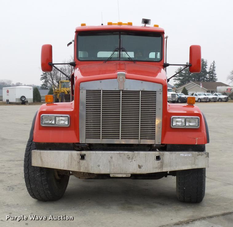 image for item EE9300 2000 Kenworth W900 ready mix truck