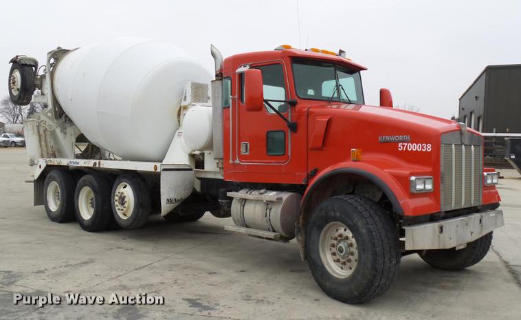 image for item EE9300 2000 Kenworth W900 ready mix truck