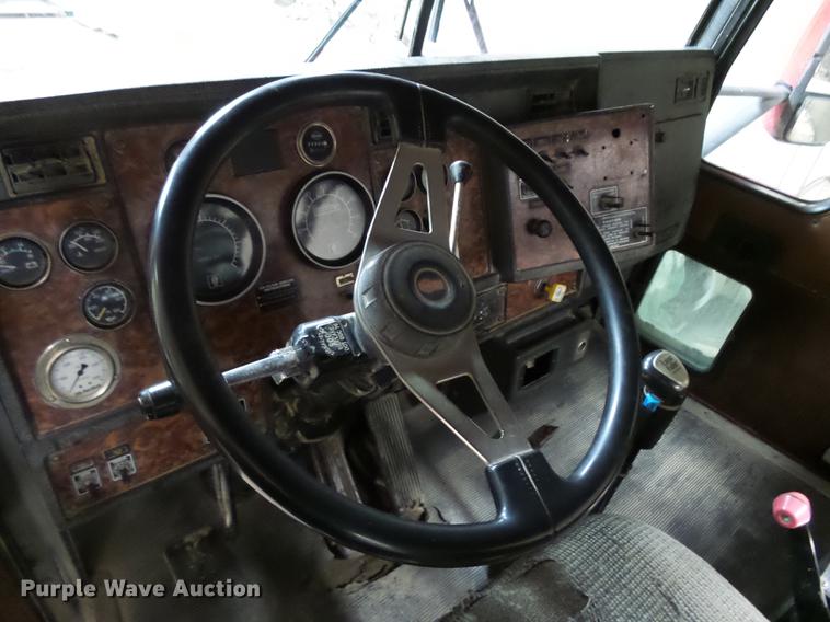 image for item EE9300 2000 Kenworth W900 ready mix truck