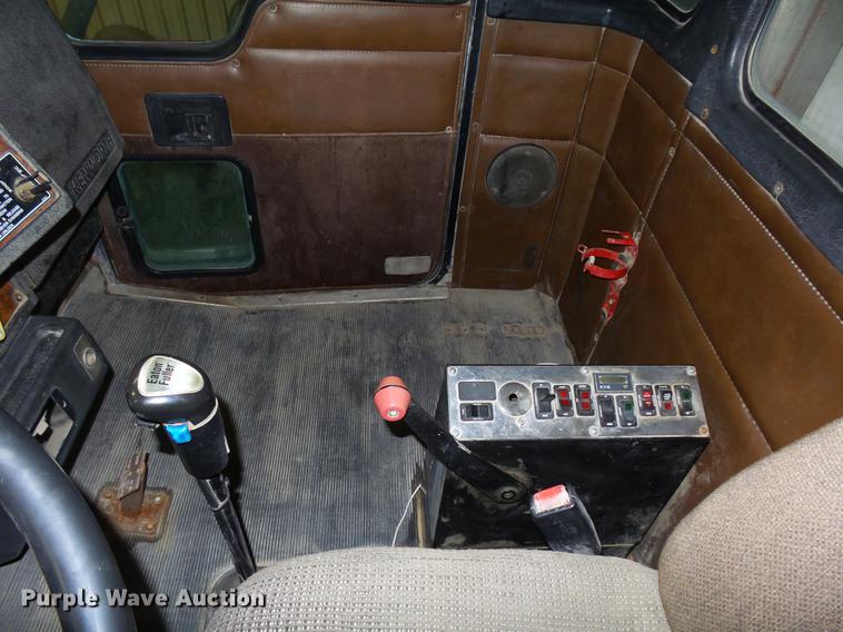 image for item EE9300 2000 Kenworth W900 ready mix truck