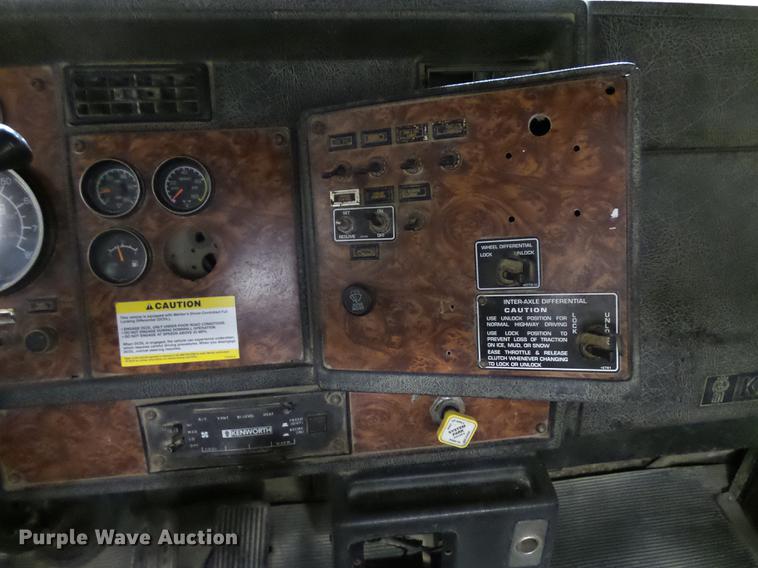 image for item EE9300 2000 Kenworth W900 ready mix truck