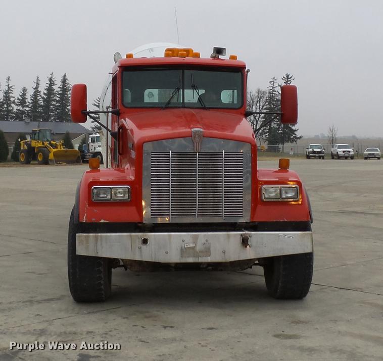 image for item EE9301 2000 Kenworth W900 ready mix truck