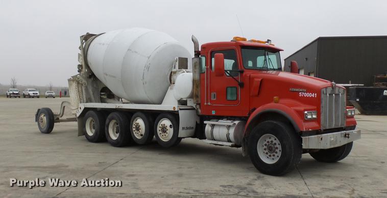 image for item EE9301 2000 Kenworth W900 ready mix truck