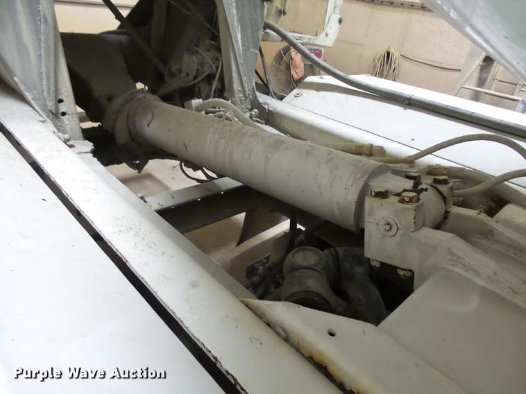 image for item EE9301 2000 Kenworth W900 ready mix truck