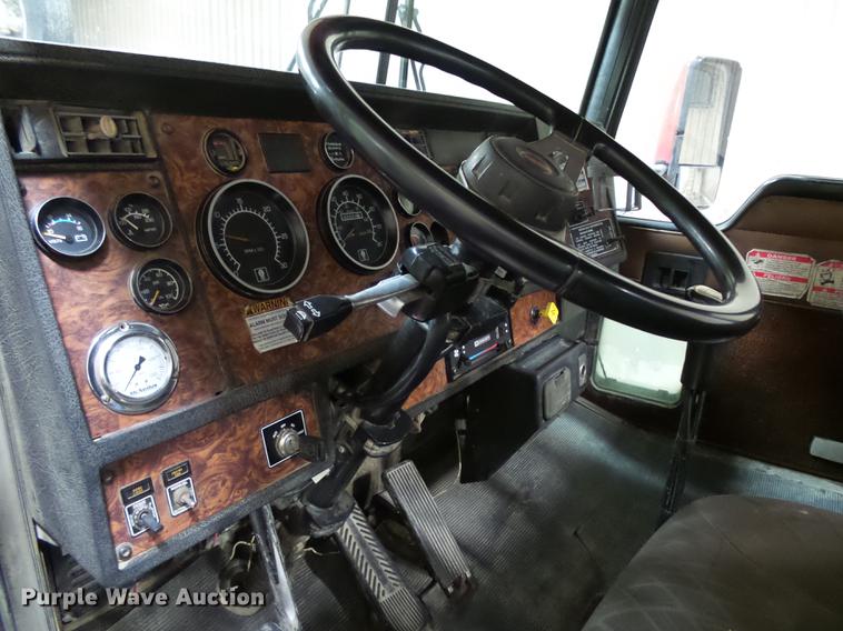 image for item EE9301 2000 Kenworth W900 ready mix truck