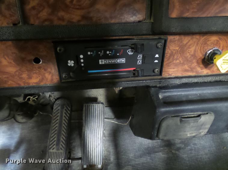 image for item EE9301 2000 Kenworth W900 ready mix truck