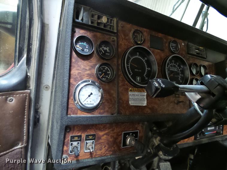 image for item EE9301 2000 Kenworth W900 ready mix truck