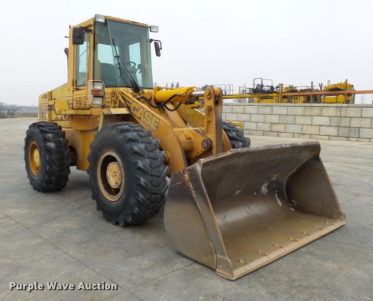 image for item EE9302 1993 Case 721B wheel loader