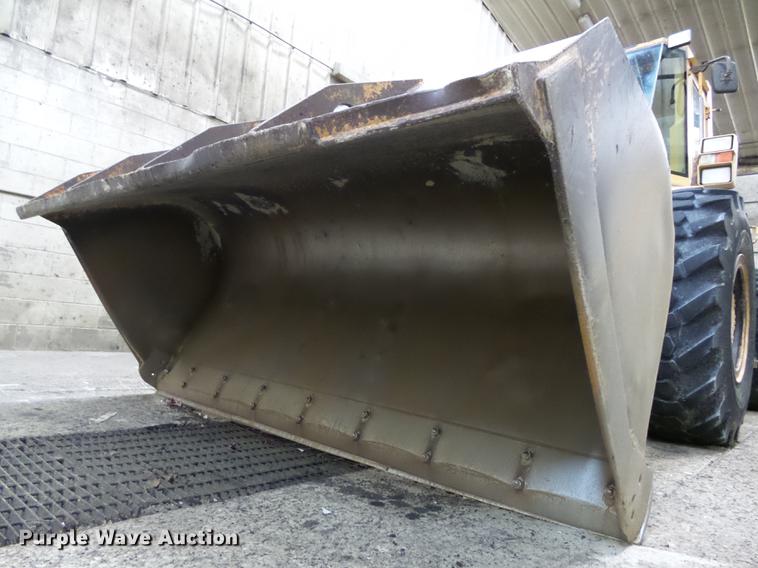 image for item EE9302 1993 Case 721B wheel loader