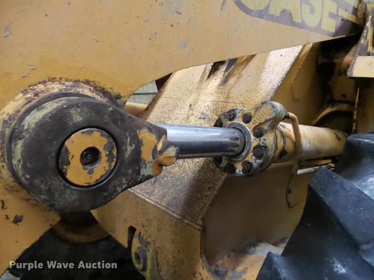 image for item EE9302 1993 Case 721B wheel loader