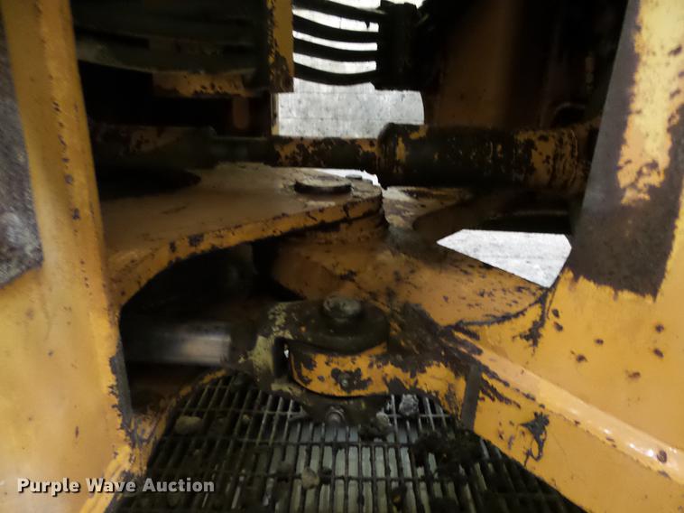image for item EE9302 1993 Case 721B wheel loader