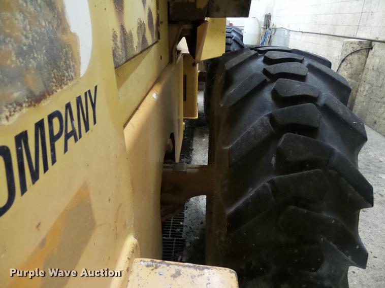 image for item EE9302 1993 Case 721B wheel loader