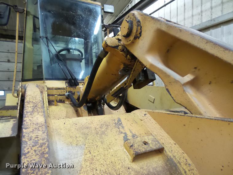 image for item EE9302 1993 Case 721B wheel loader