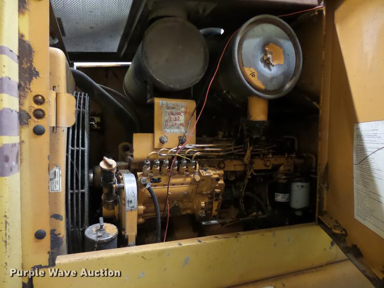 image for item EE9302 1993 Case 721B wheel loader