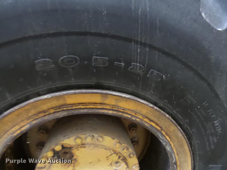 image for item EE9302 1993 Case 721B wheel loader