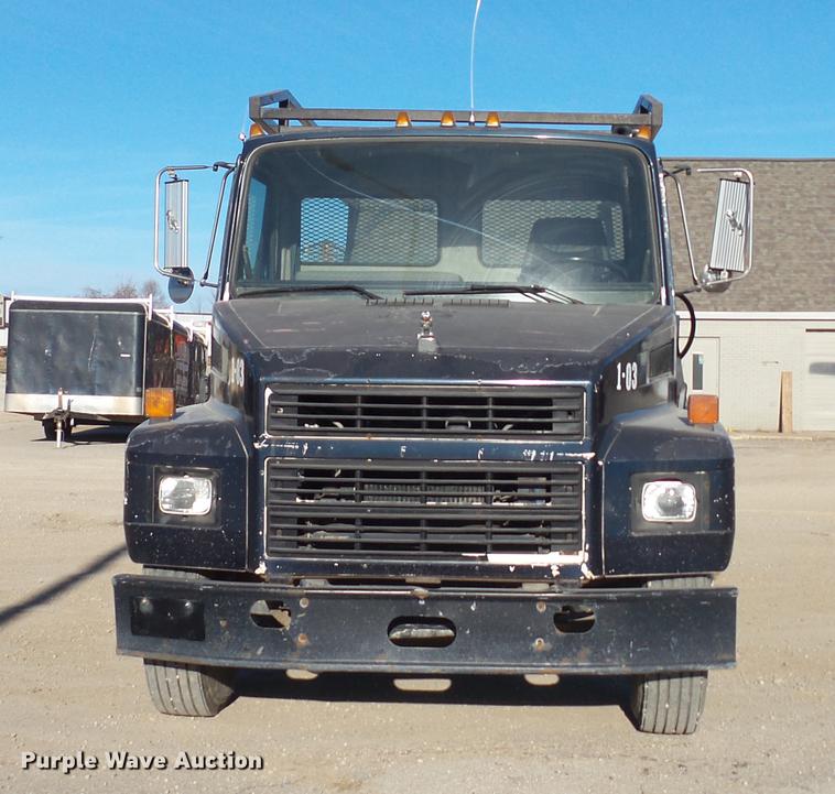 image for item EE9328 1997 Mack CS200P flatbed truck