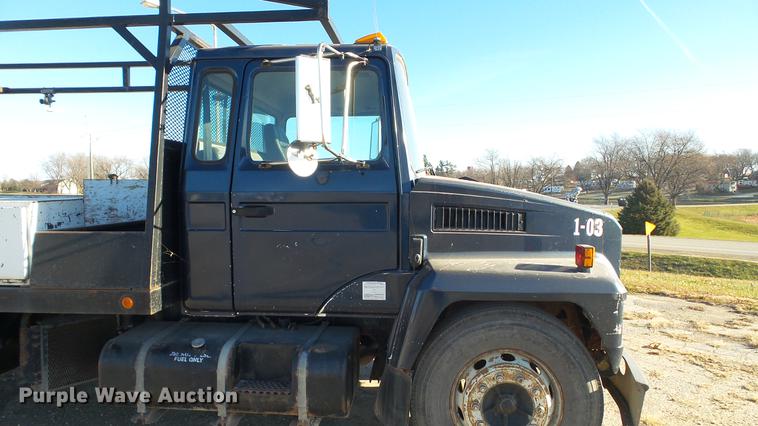 image for item EE9328 1997 Mack CS200P flatbed truck