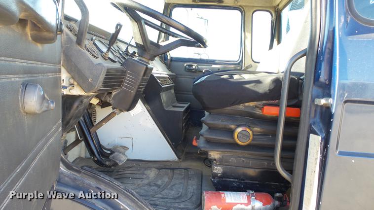 image for item EE9328 1997 Mack CS200P flatbed truck