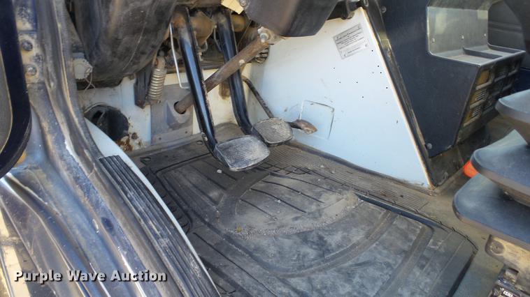 image for item EE9328 1997 Mack CS200P flatbed truck