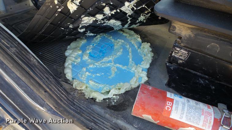 image for item EE9328 1997 Mack CS200P flatbed truck