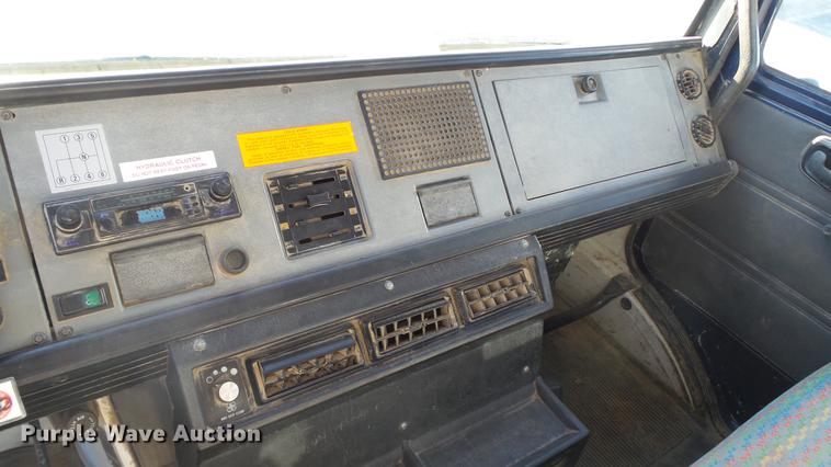 image for item EE9328 1997 Mack CS200P flatbed truck