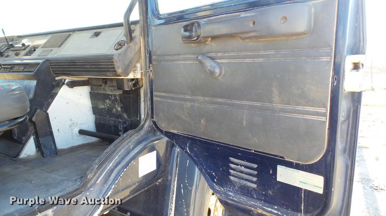 image for item EE9328 1997 Mack CS200P flatbed truck