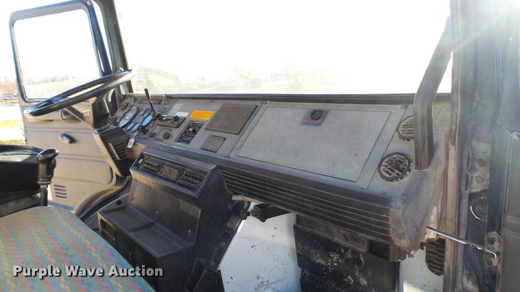 image for item EE9328 1997 Mack CS200P flatbed truck