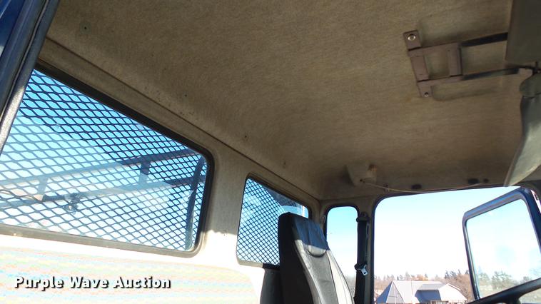 image for item EE9328 1997 Mack CS200P flatbed truck