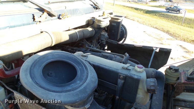 image for item EE9328 1997 Mack CS200P flatbed truck