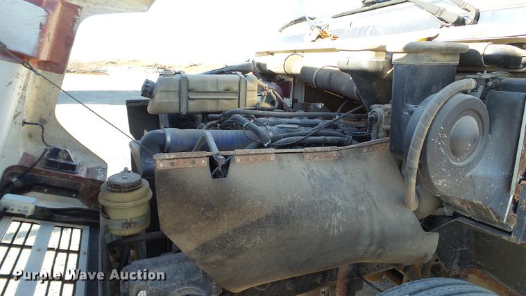 image for item EE9328 1997 Mack CS200P flatbed truck