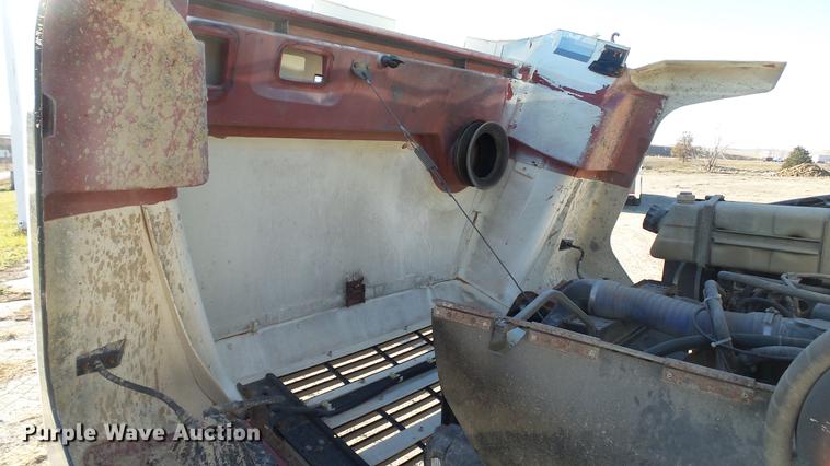 image for item EE9328 1997 Mack CS200P flatbed truck