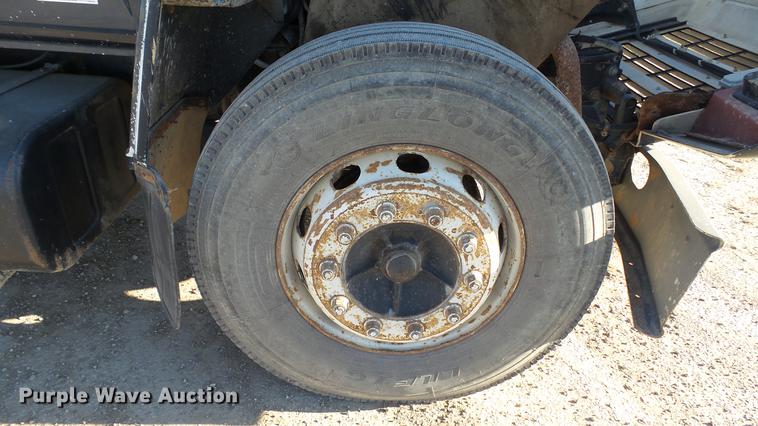 image for item EE9328 1997 Mack CS200P flatbed truck