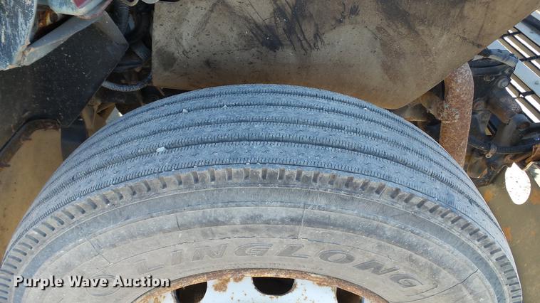 image for item EE9328 1997 Mack CS200P flatbed truck