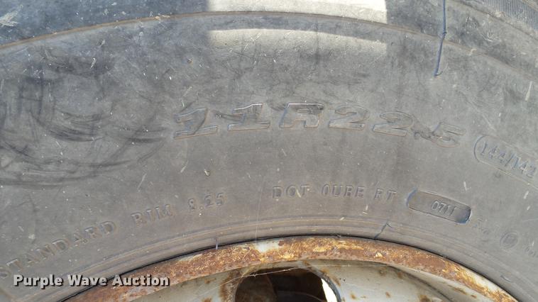 image for item EE9328 1997 Mack CS200P flatbed truck