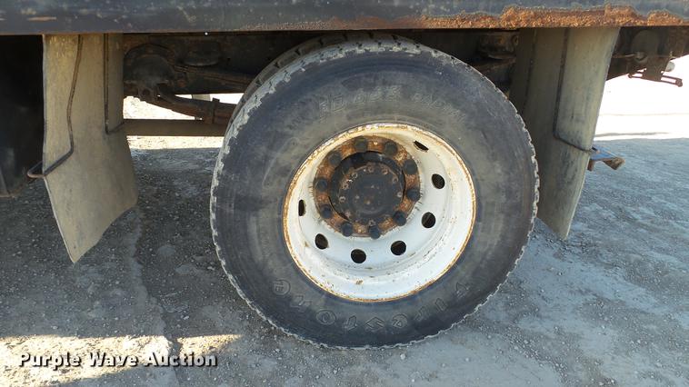 image for item EE9328 1997 Mack CS200P flatbed truck