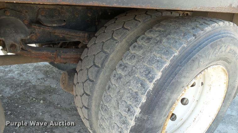 image for item EE9328 1997 Mack CS200P flatbed truck