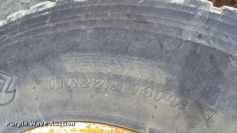 image for item EE9328 1997 Mack CS200P flatbed truck